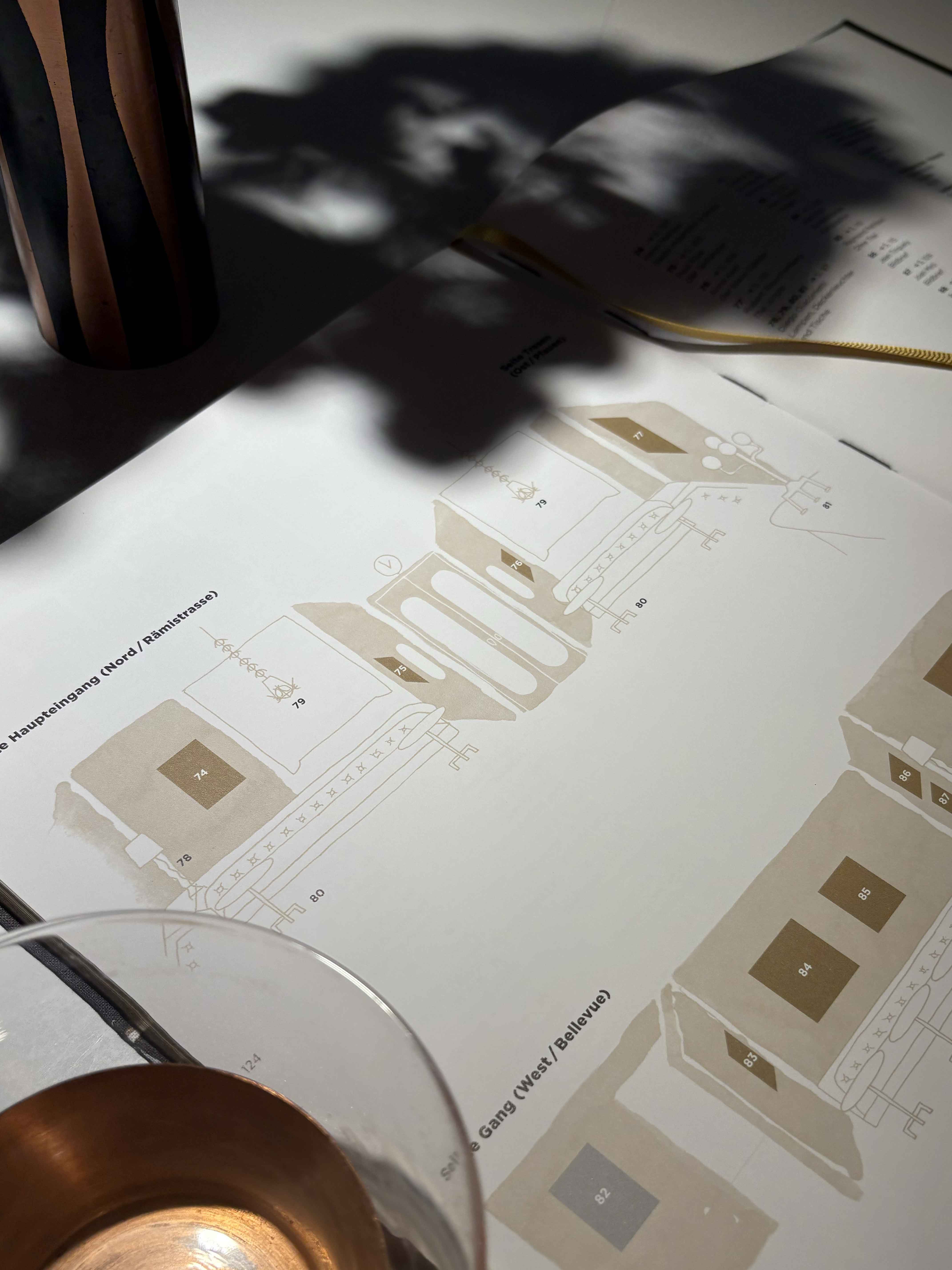 https://www.sarahweishaupt.ch/media/pages/home/illustrationen-haengung-kunstsammlung-kronenhalle-zuerich/f93203f5c4-1744119736/4.jpg